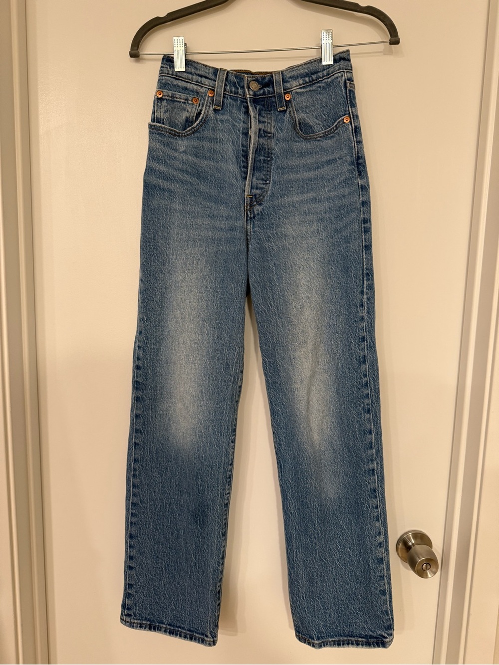 Levi’s women’s ribcage straight ankle jeans